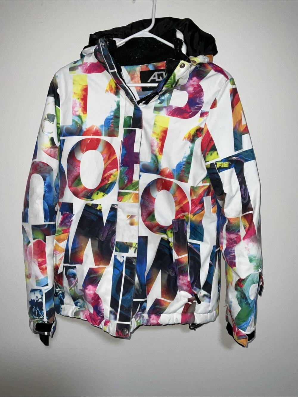 ARCTIC QUEEN WHITE RAINBOW GRAPHIC LOGO WINTER JACKET COAT SZ L